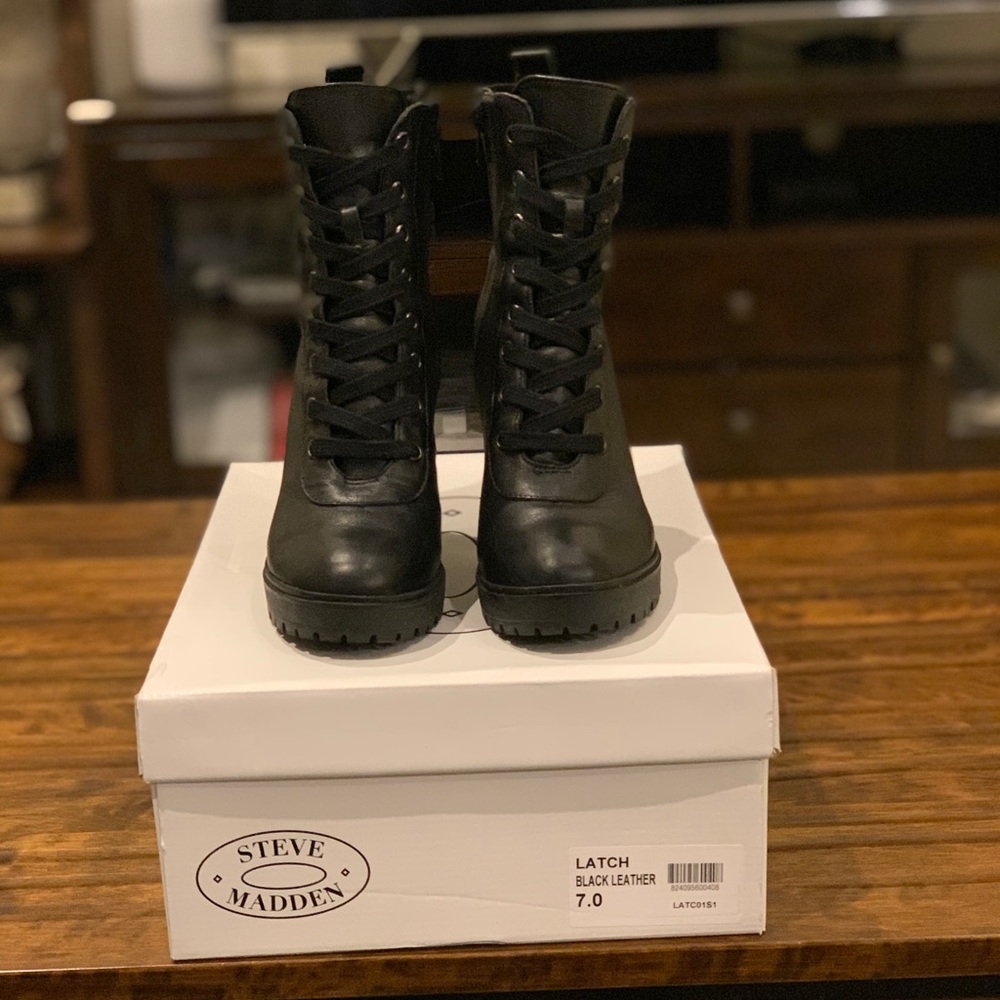 Steve Madden-Latch black leather boots